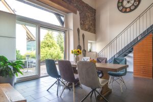 Essbereich und Treppe