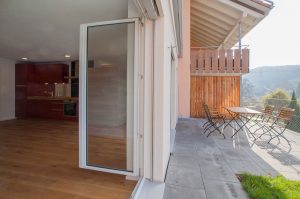 Vermittelt durch BALVIA in Obermumpf - Tolle 2.5 Zimmer Wohnung mit Terrasse und Garten